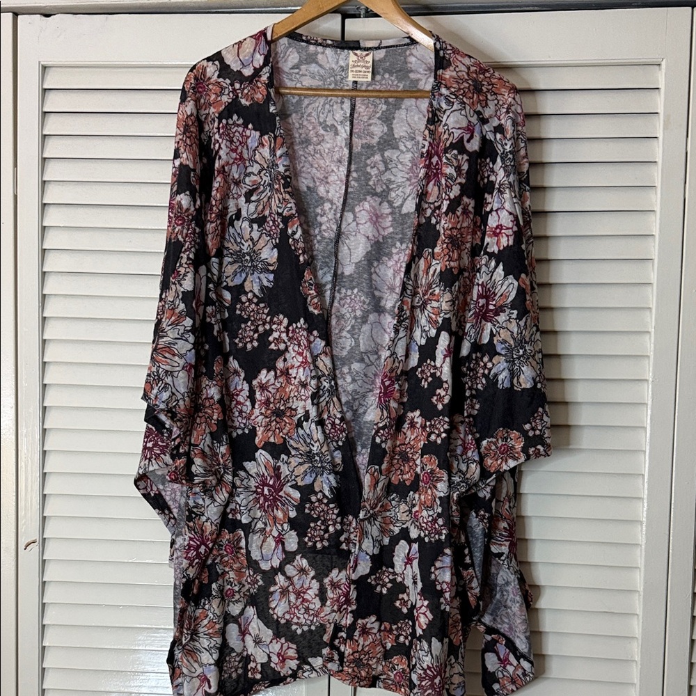 Faded Glory Black and Pink Floral Robe